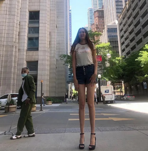 Meet The Woman With The World’s Longest Legs